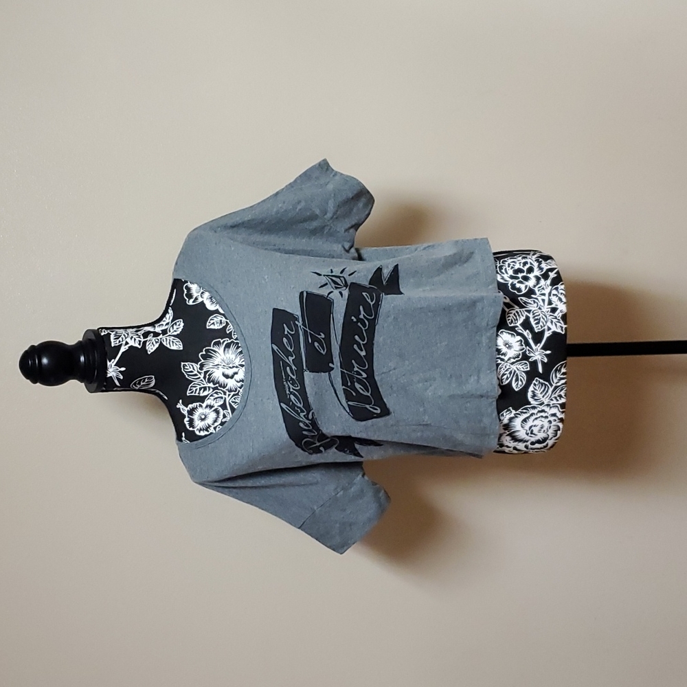 Volcom Crop Top Size Medium